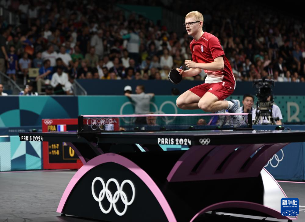 雄鹿前景未 雄鹿前景未