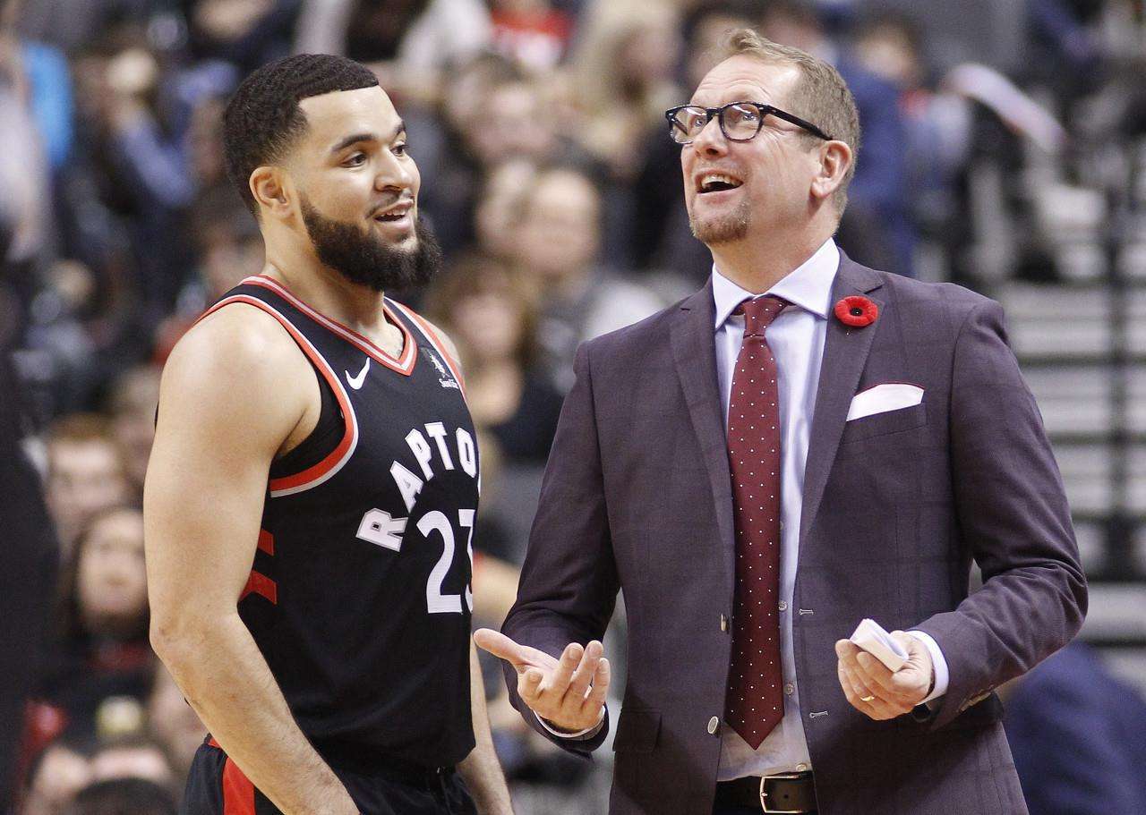 位主教练必 位主教练必