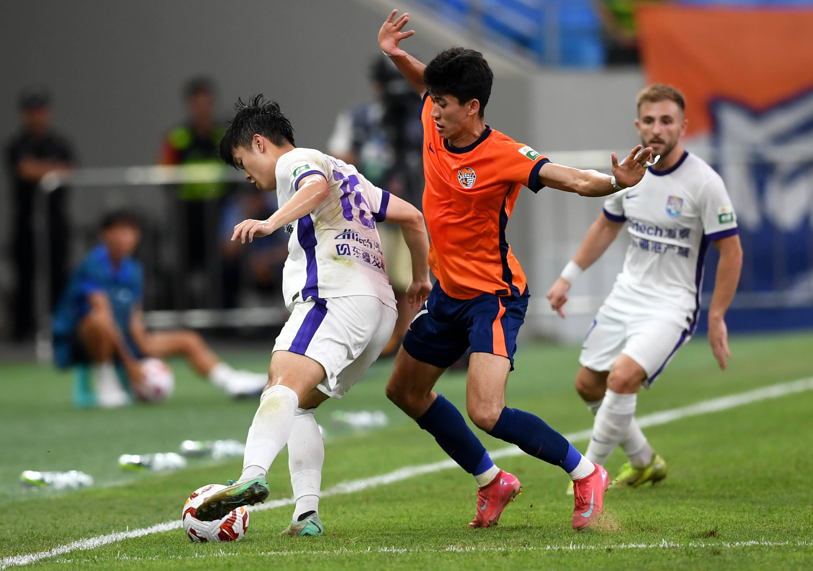 服务行业的 服务行业的