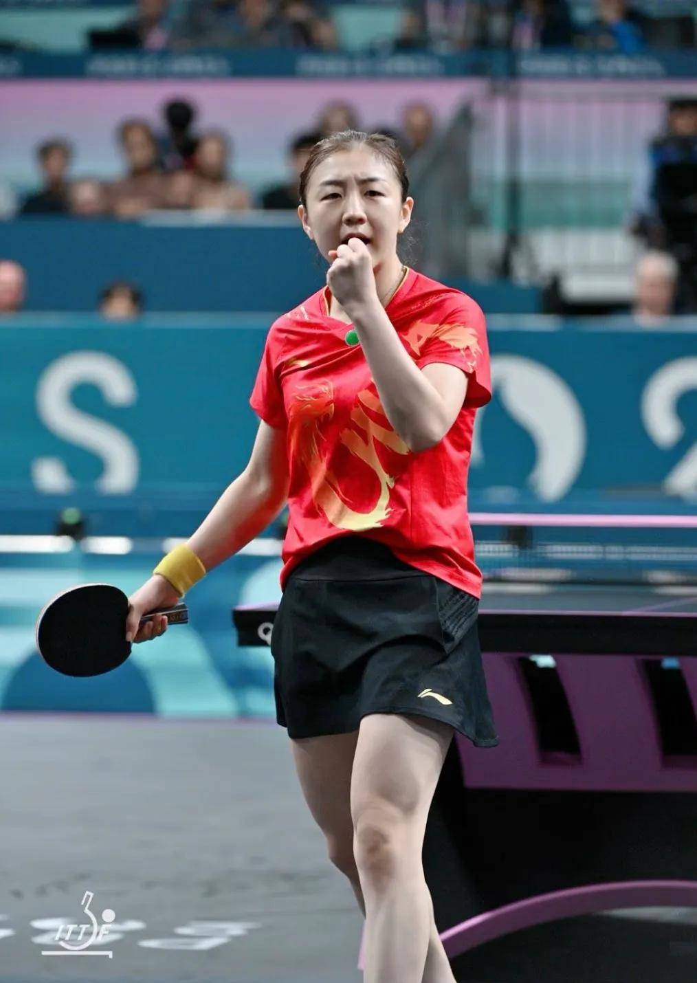 致力于通过 致力于通过