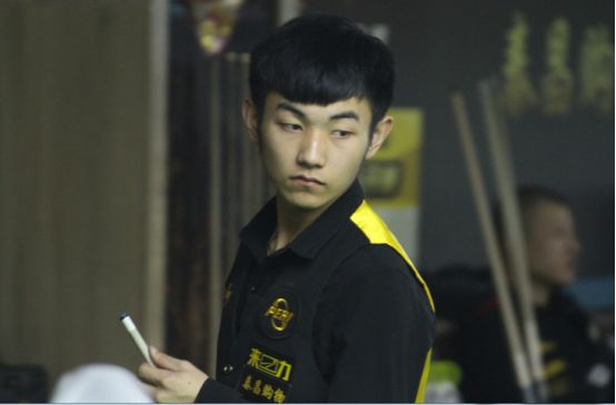 压轮换中依 压轮换中依